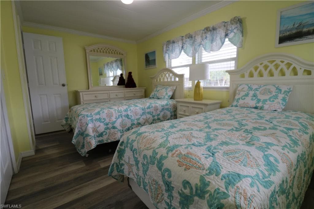 116 Coachlight DR-17