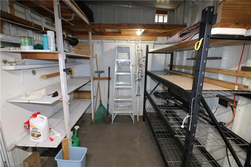 116 Coachlight DR-34