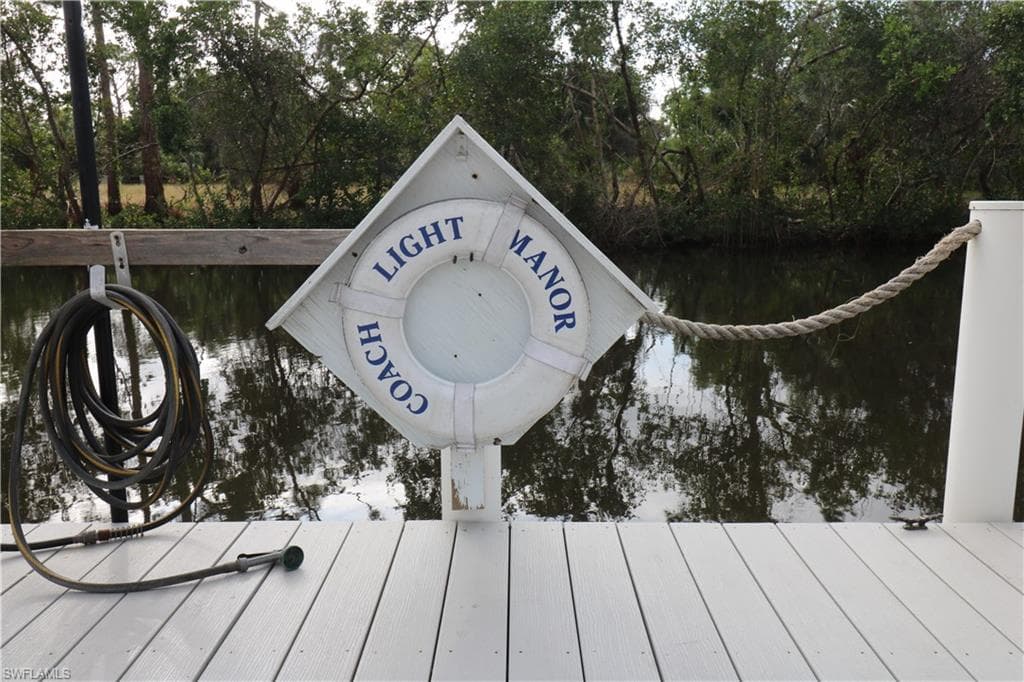 116 Coachlight DR-30