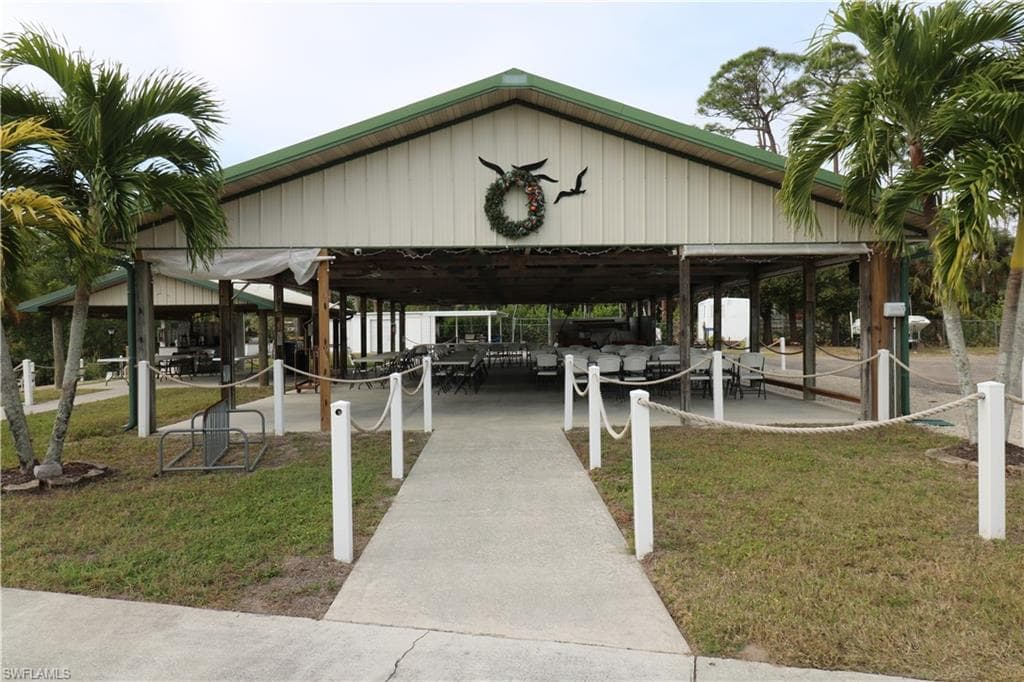 116 Coachlight DR-28