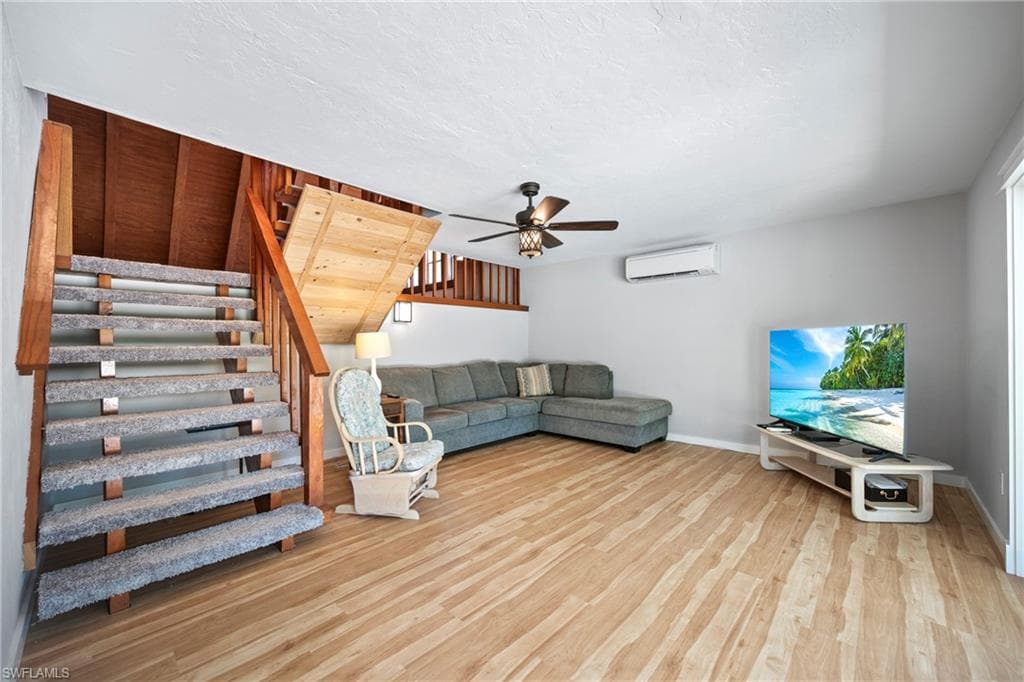 6268 Foxfire LN-41