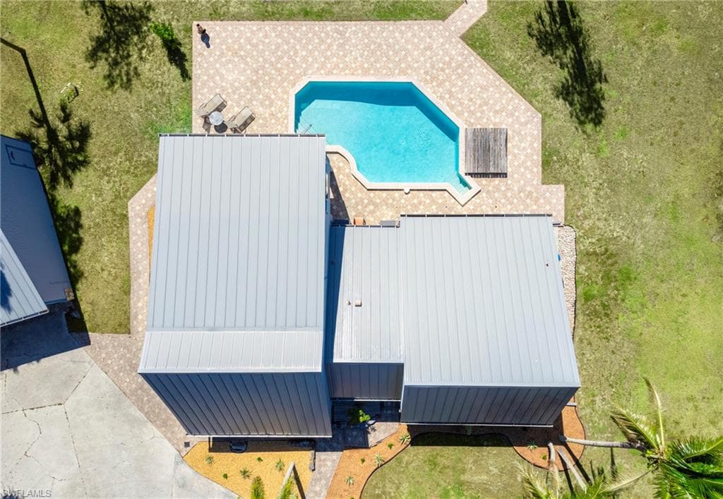 6268 Foxfire LN-32