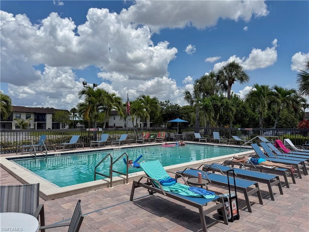 9305 Lake Park DR 104-22