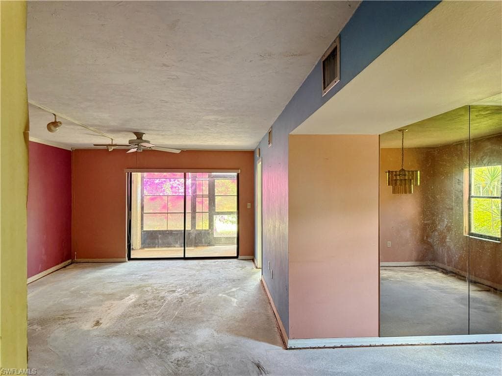 9305 Lake Park DR 104-8