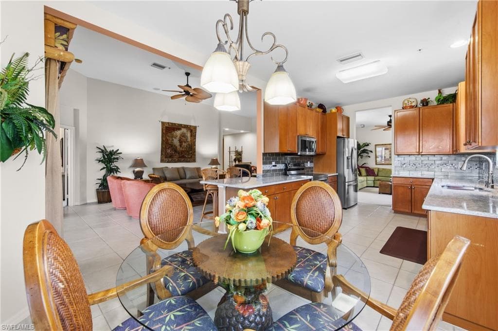 7090 Bay Woods Lake CT 201-21