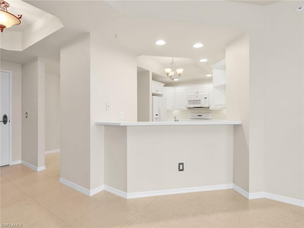 1001 Arbor Lake DR 202-2