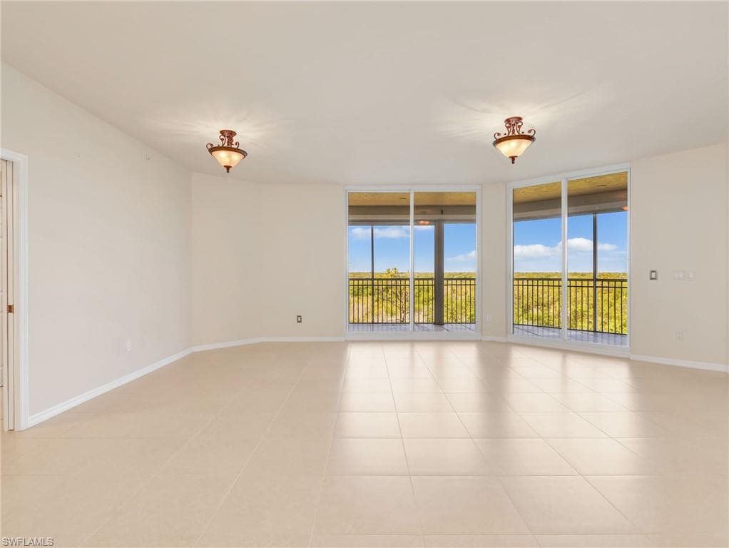 1001 Arbor Lake DR 202-8