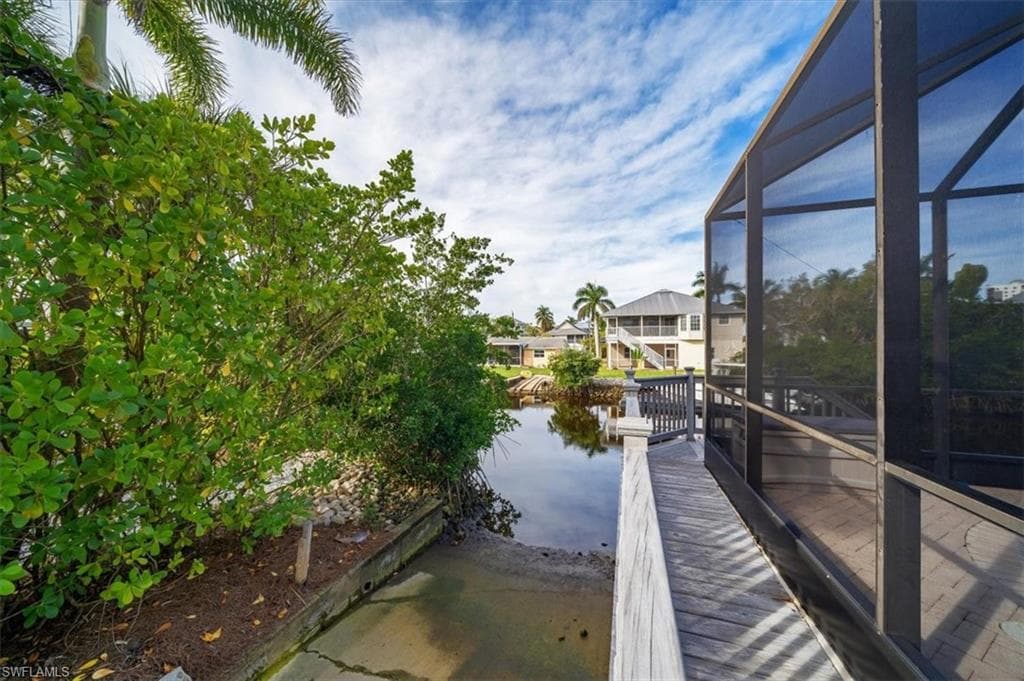 1283 Grand Canal DR-21