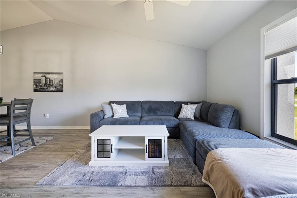5805 Trailwinds DR 326-5