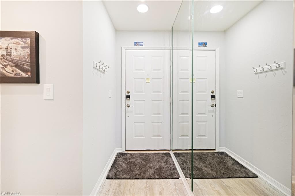 5805 Trailwinds DR 326-2