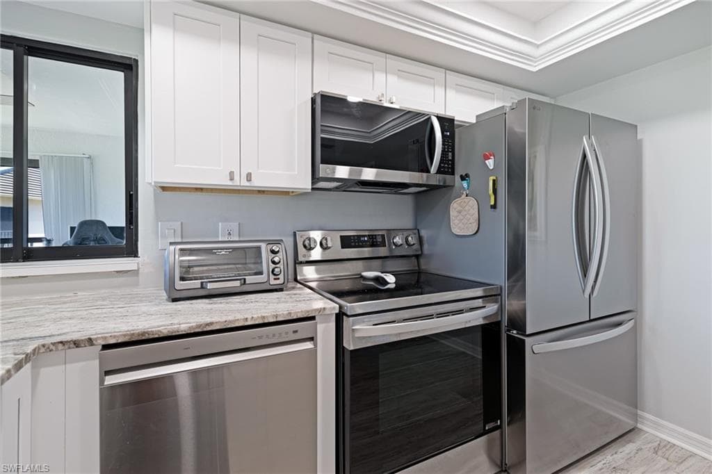 5805 Trailwinds DR 326-8