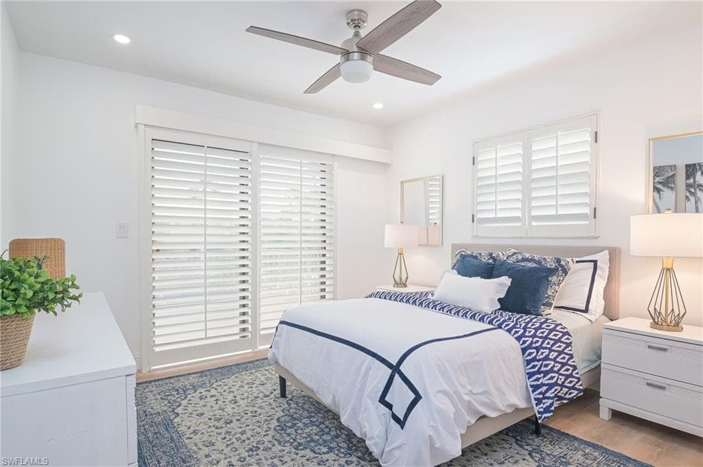 1420 Jewel Box AVE-23