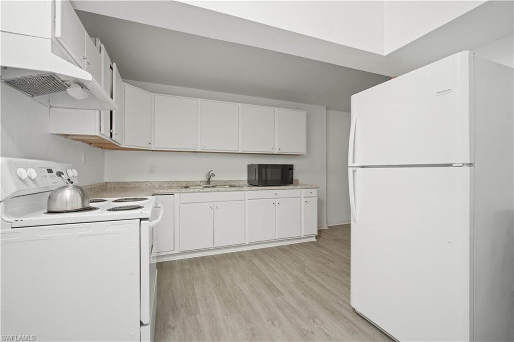 3026 2nd ST-12