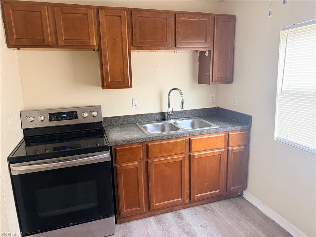 332 Stockton ST-2