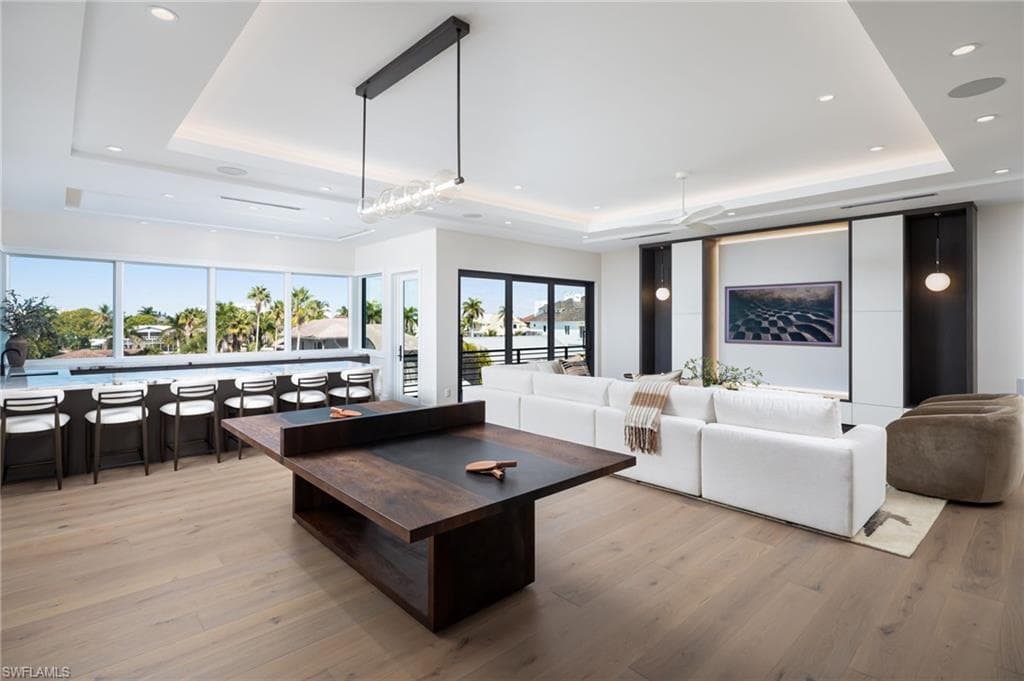 223 Bayview AVE-12