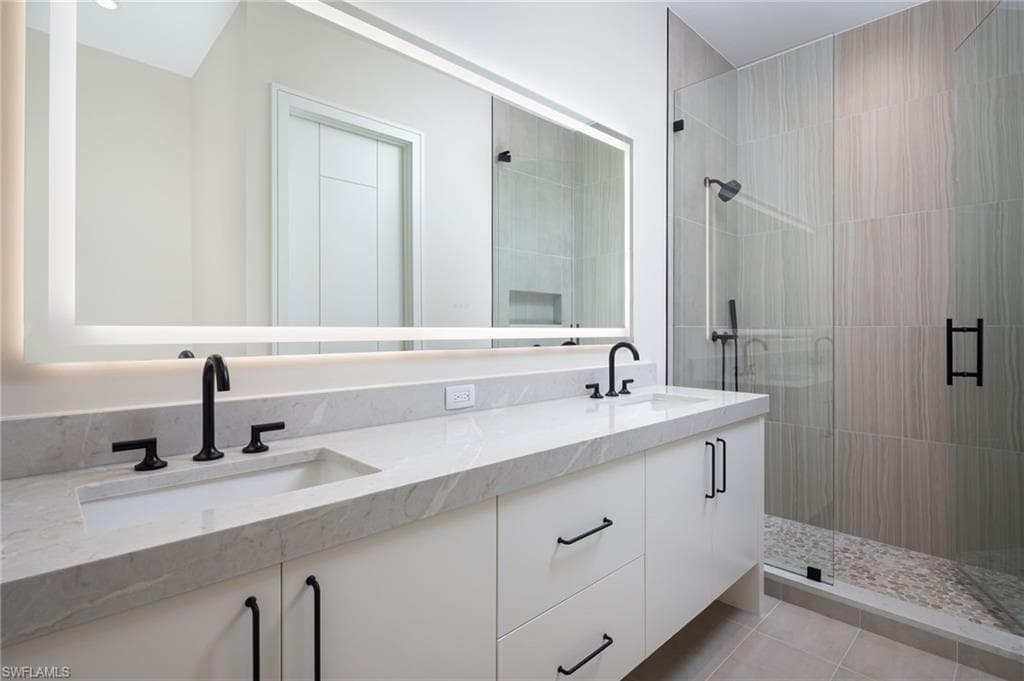 223 Bayview AVE-16