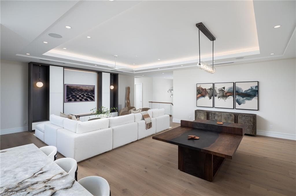 223 Bayview AVE-11
