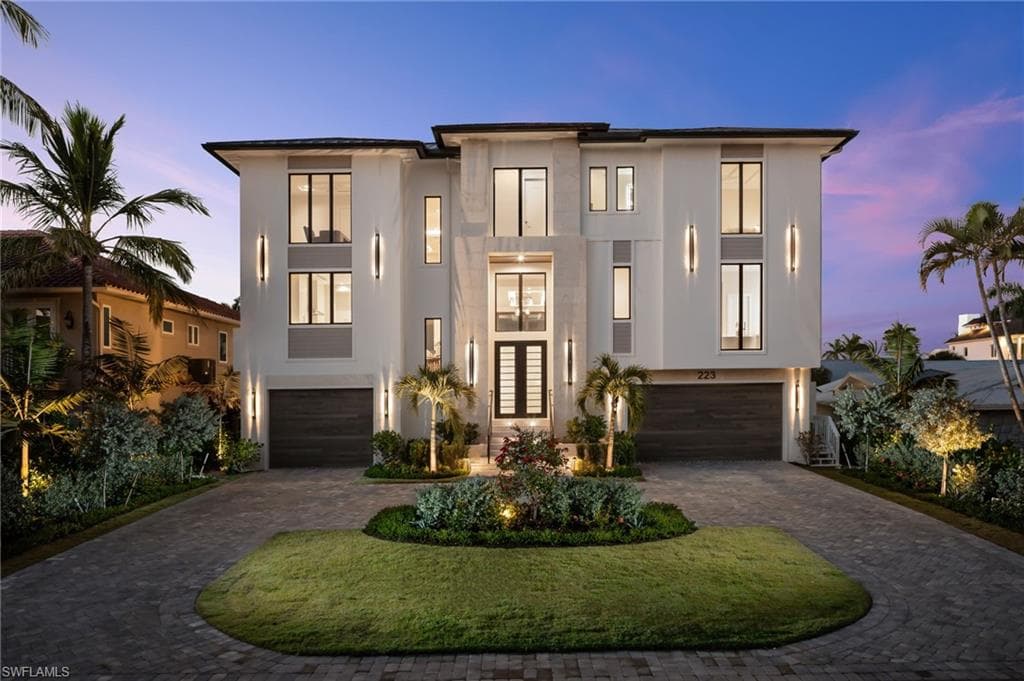 223 Bayview AVE-1