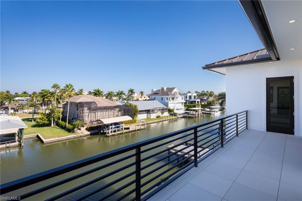 223 Bayview AVE-14