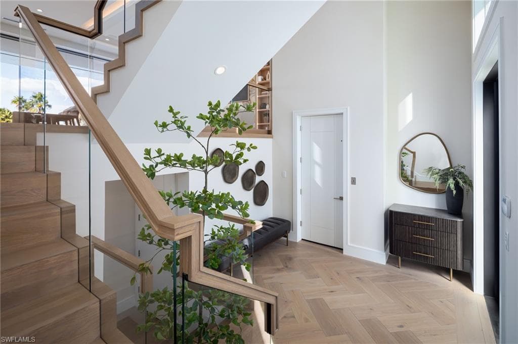 223 Bayview AVE-3