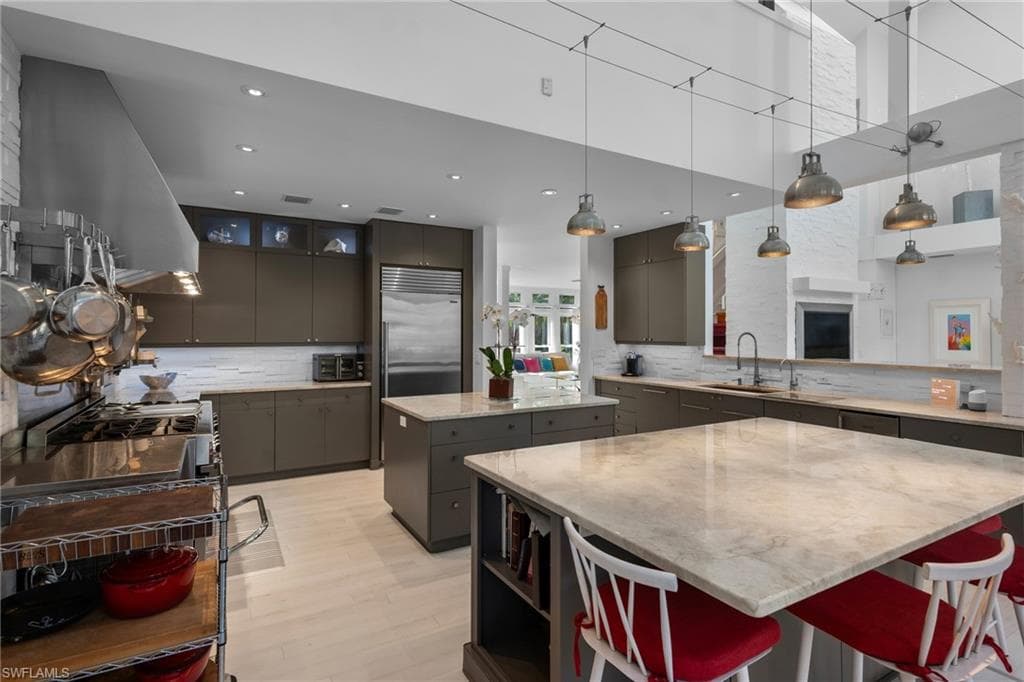 5700 Waxmyrtle WAY-27
