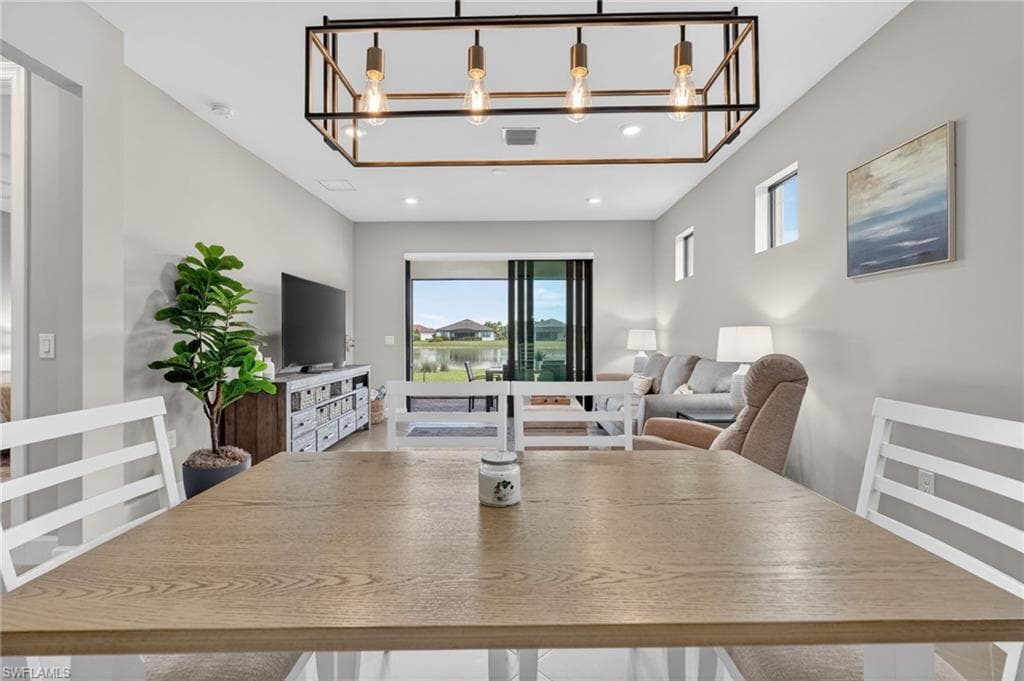 6195 Revelry CT-10