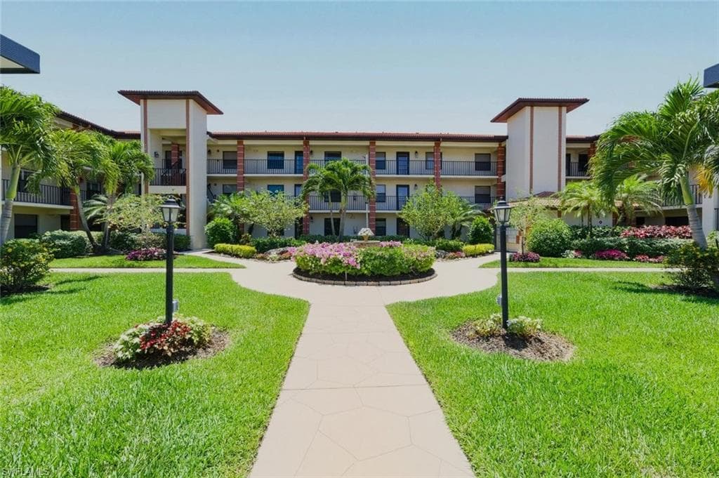 7220 Coventry CT 208-1