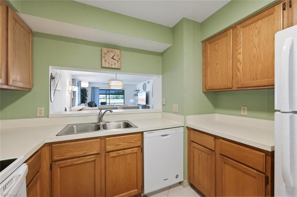 7220 Coventry CT 208-12