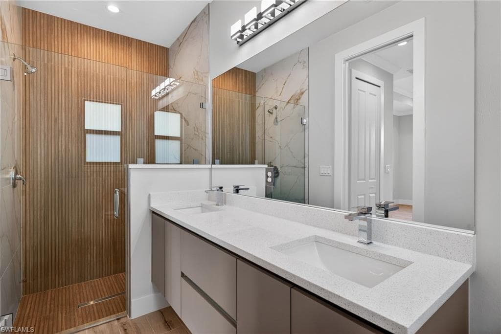 3225 43rd AVE NE-22