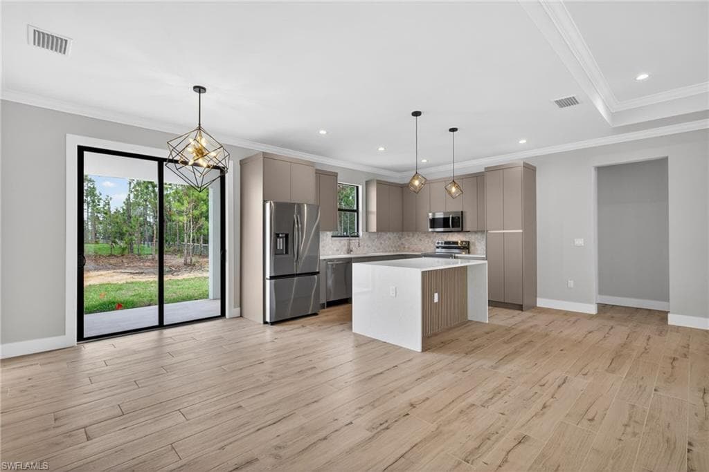 3225 43rd AVE NE-14