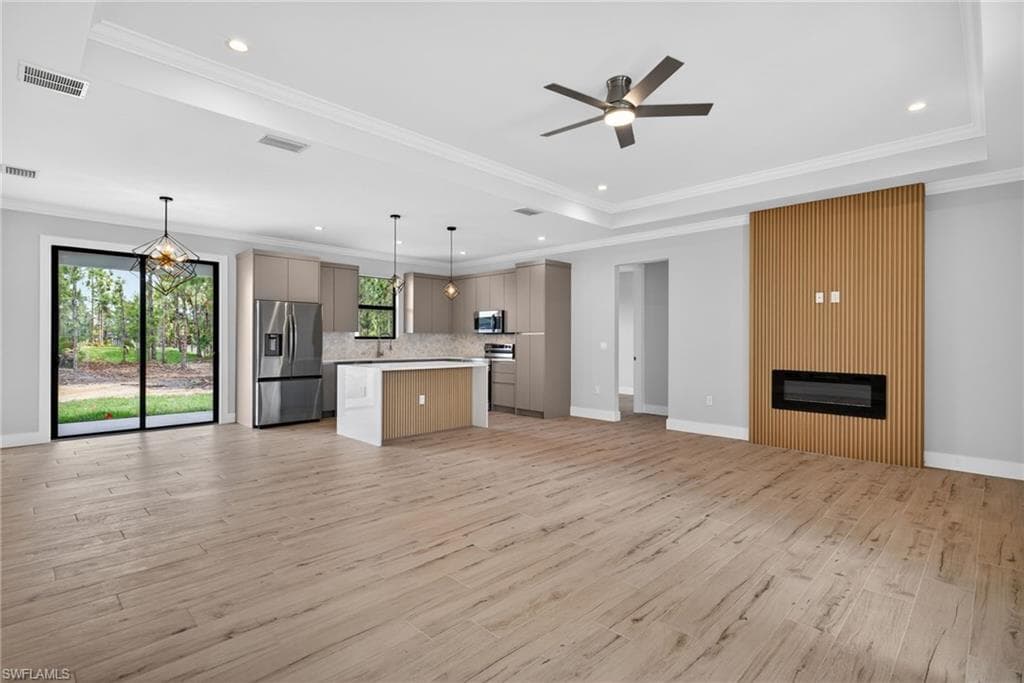 3225 43rd AVE NE-4