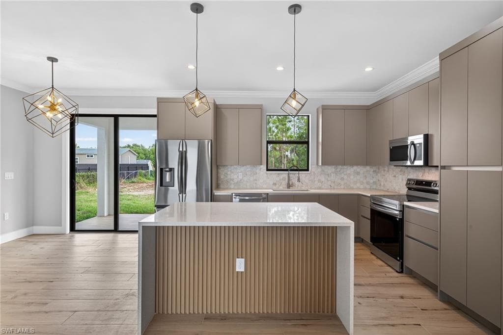3225 43rd AVE NE-8