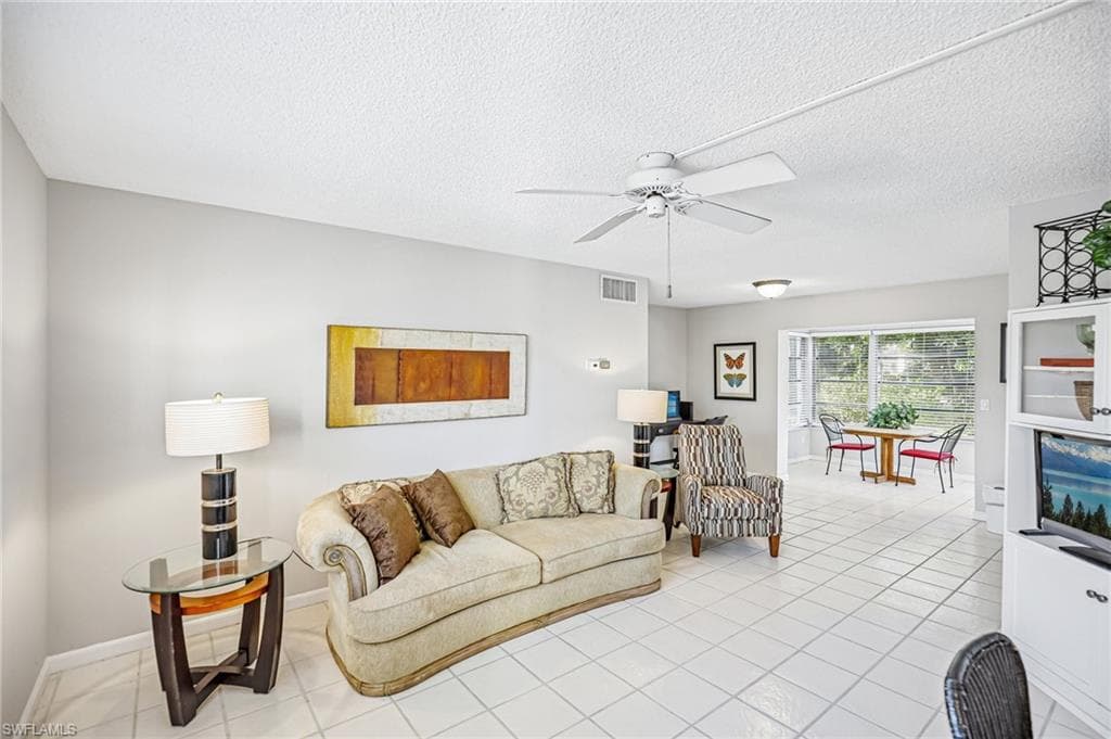 1514 Edgewater CIR 3A-2