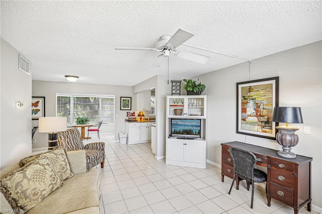 1514 Edgewater CIR 3A-3