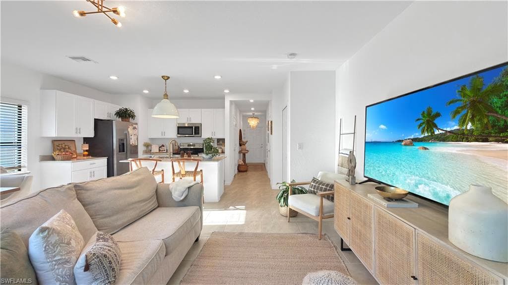 14135 Oviedo PL-15