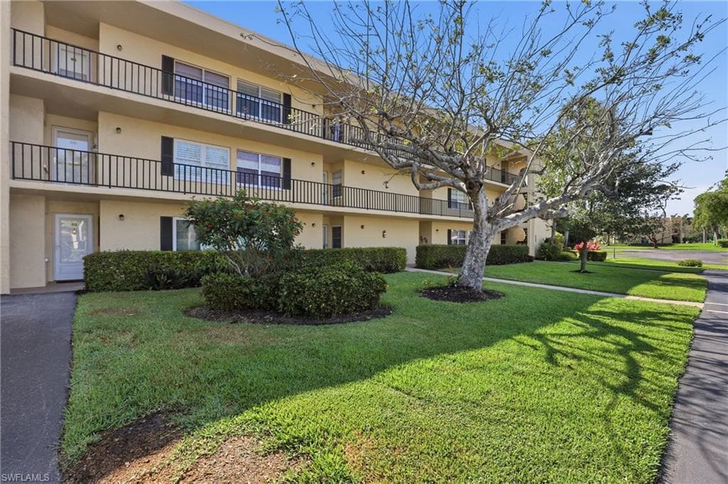 1086 Forest Lakes DR 106-3