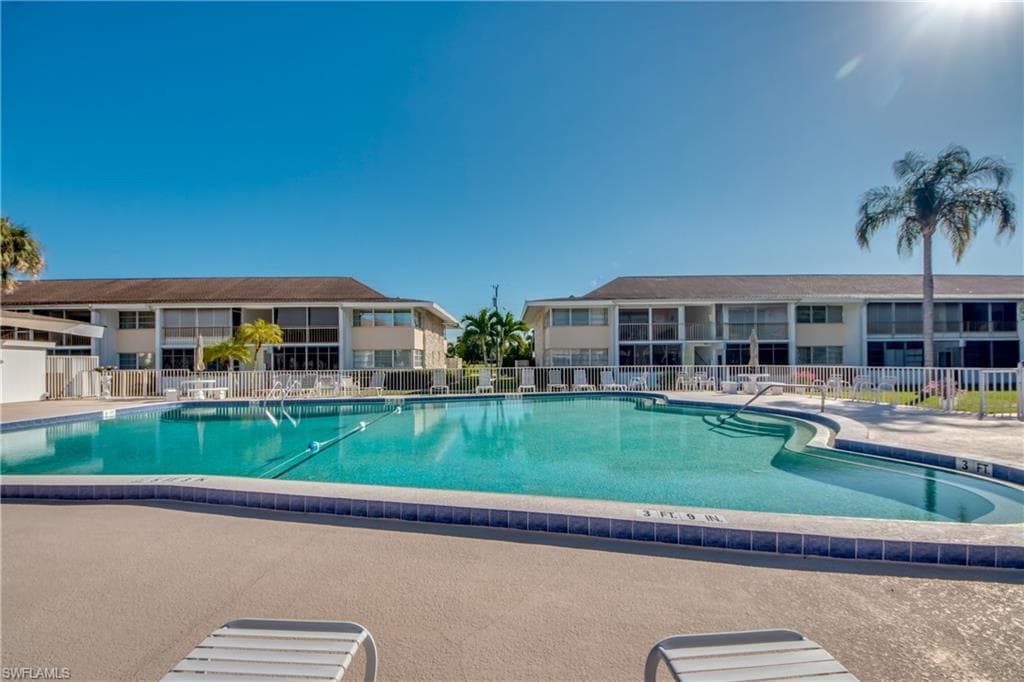 4202 SE 4th PL 3-45
