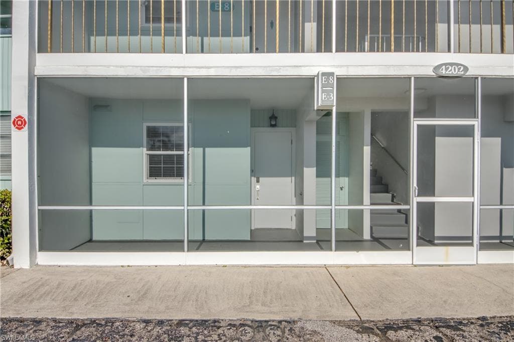 4202 SE 4th PL 3-4