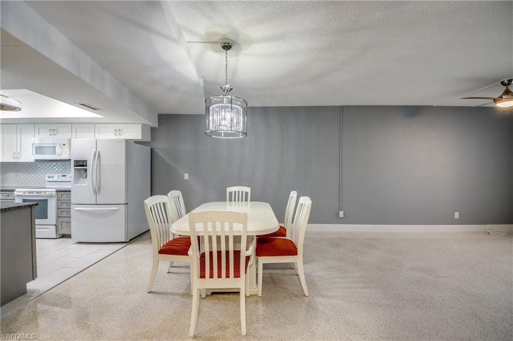 4202 SE 4th PL 3-9