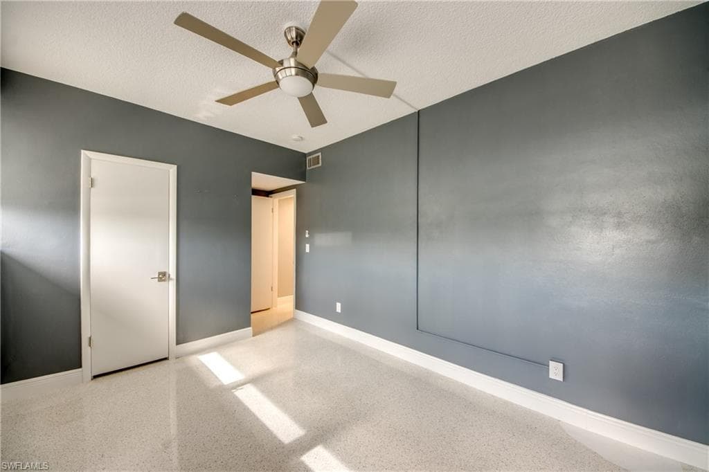 4202 SE 4th PL 3-32