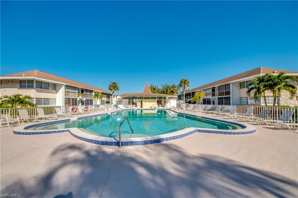 4202 SE 4th PL 3-44