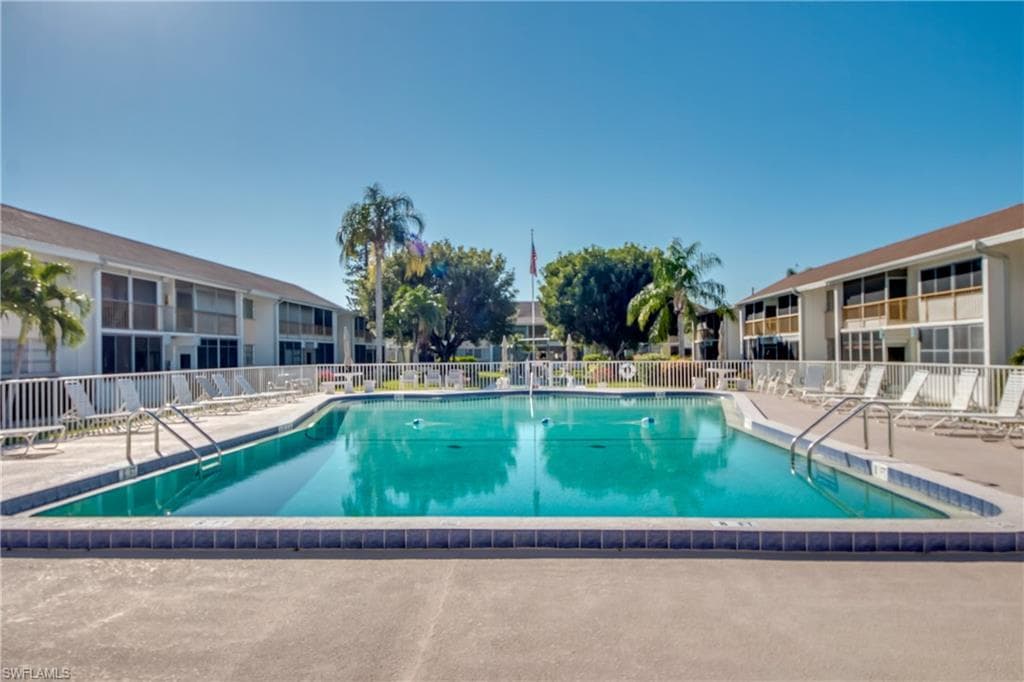4202 SE 4th PL 3-3