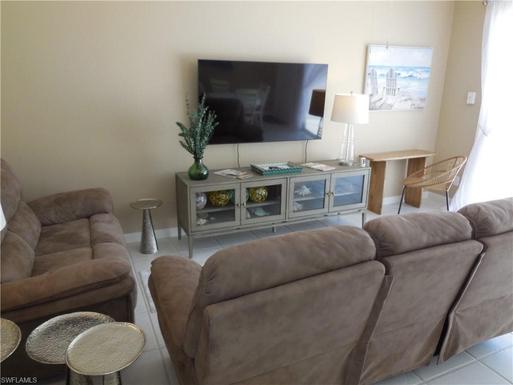 6069 Islandwalk BLVD-31