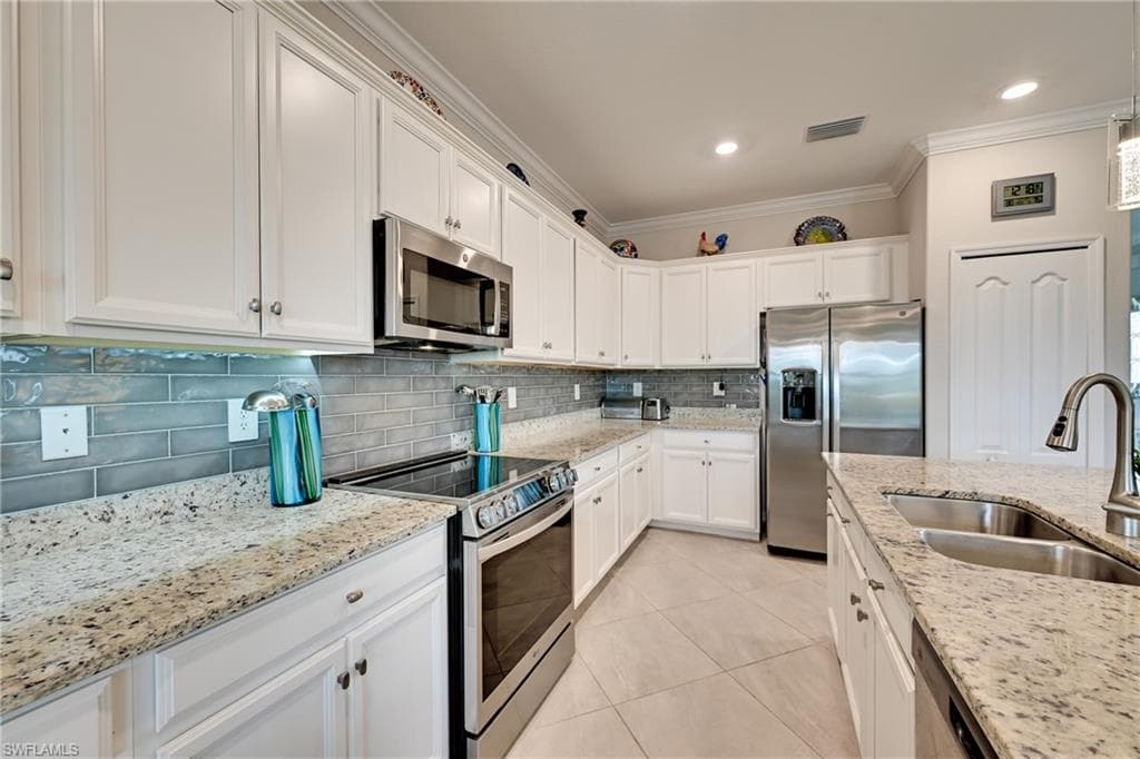 3697 Hampton CIR-13