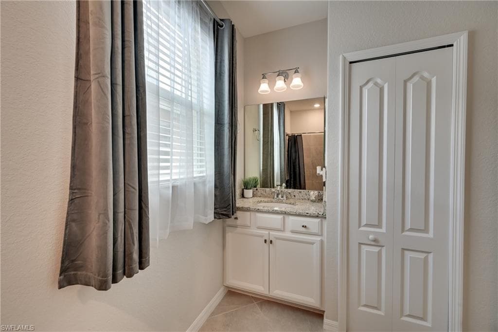 3697 Hampton CIR-18