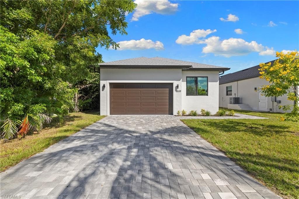 2533 Storter AVE-41