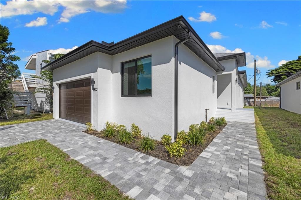 2533 Storter AVE-45