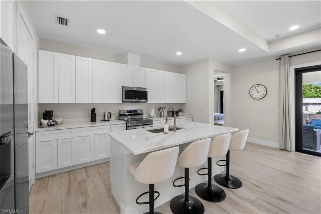 2533 Storter AVE-15