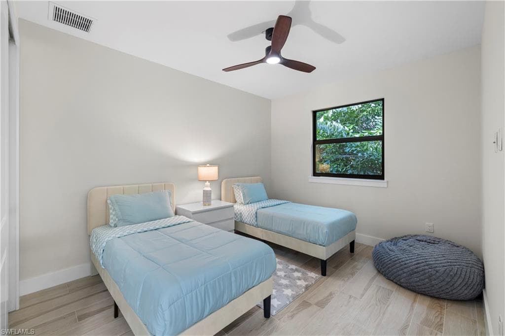 2533 Storter AVE-33