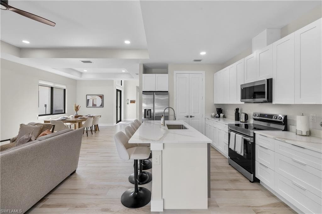 2533 Storter AVE-14